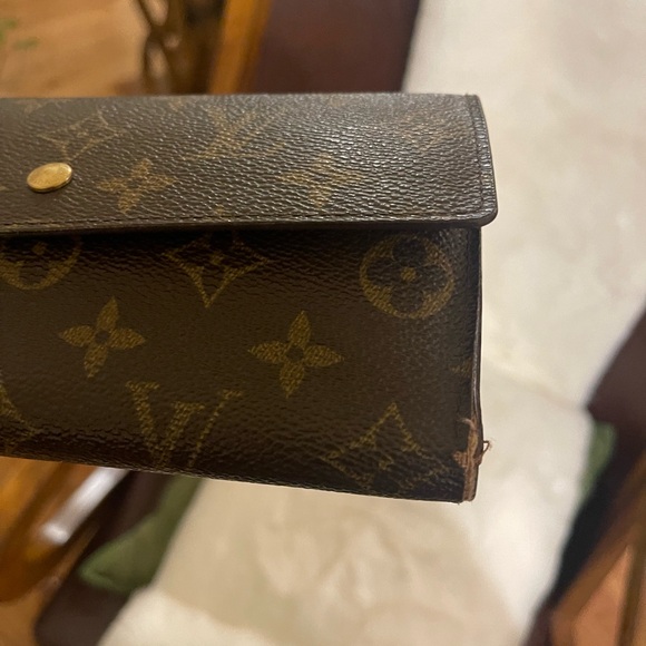 Authentic Louis Vuitton Monogram - Picture 13 of 16